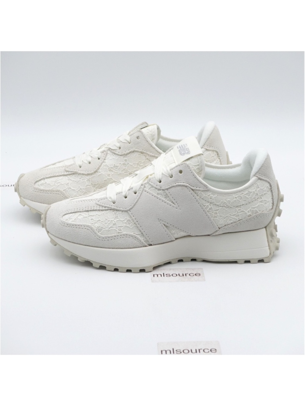 NEW Size 7.5 Women's New Balance 327 Suede Sneakers WS327LCB Sea Salt